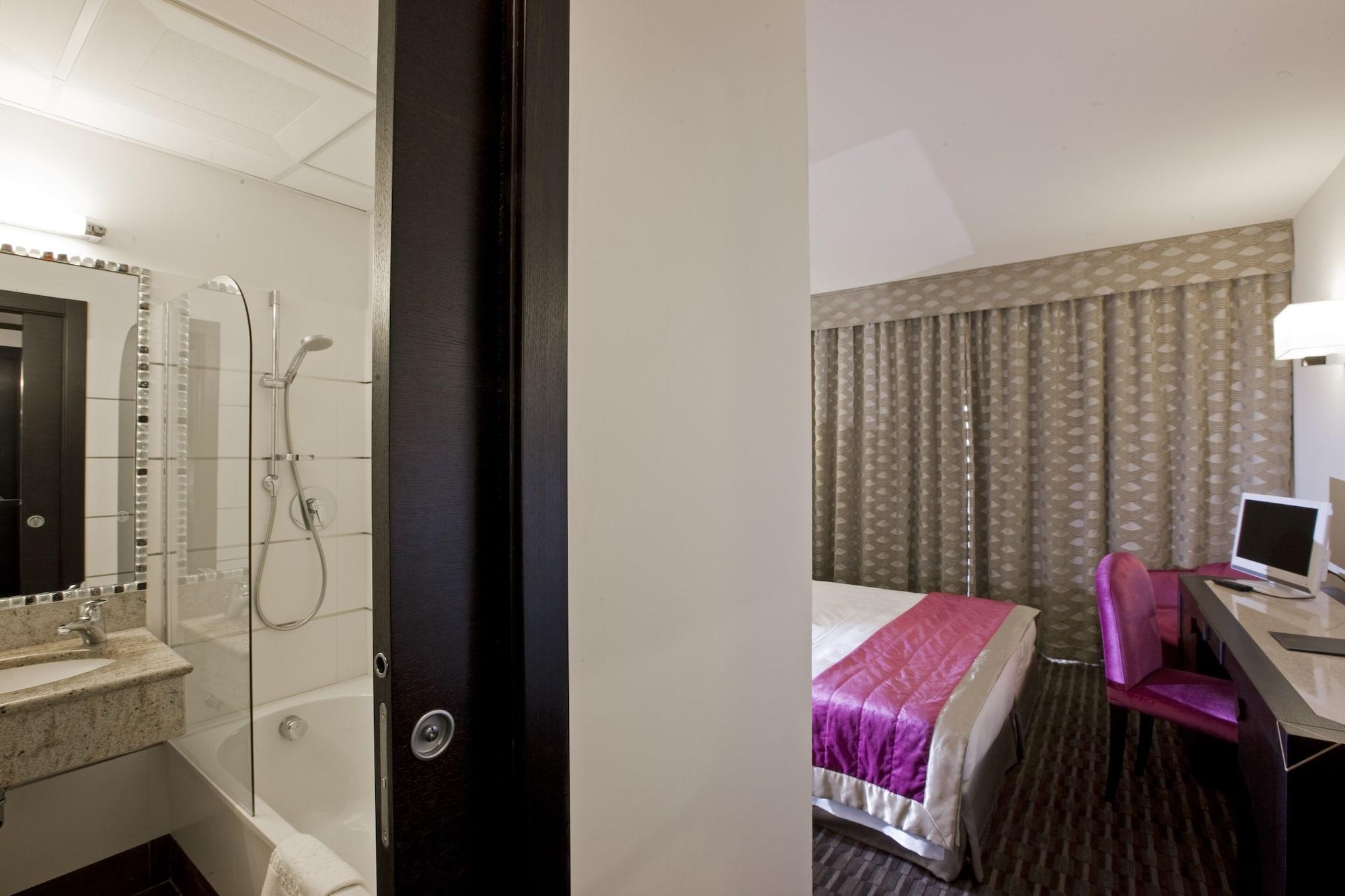 เอฟเอช แกรนด์ โฮเทล เมดิแตร์ราเนโอ Hotel ฟลอเรนซ์ ภายนอก รูปภาพ